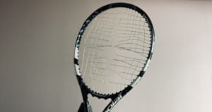 Read more about the article How do you cut a tennis racket string?