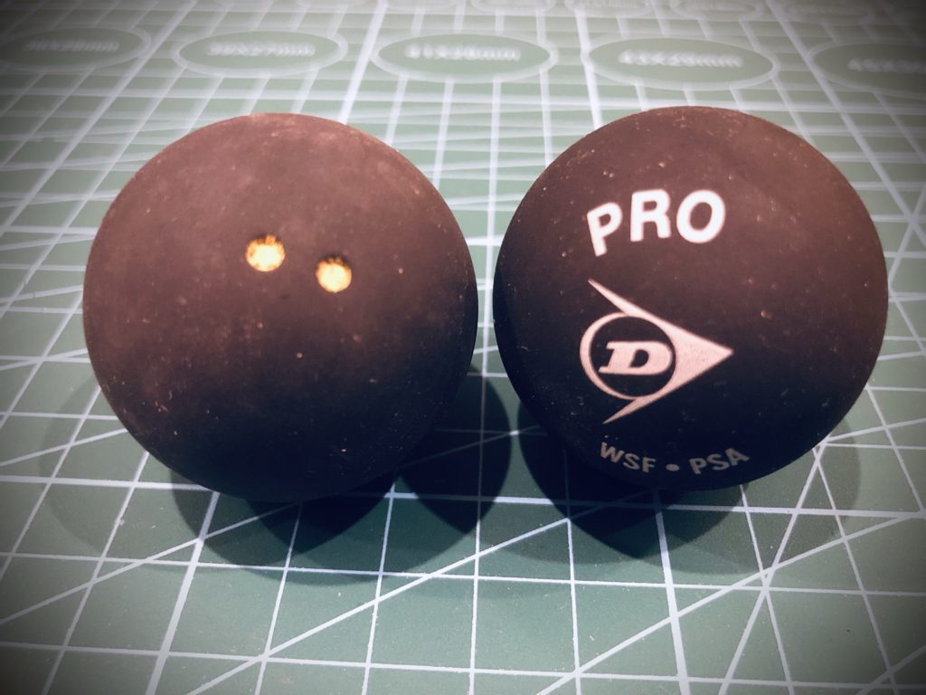 what squash balls do professionals use