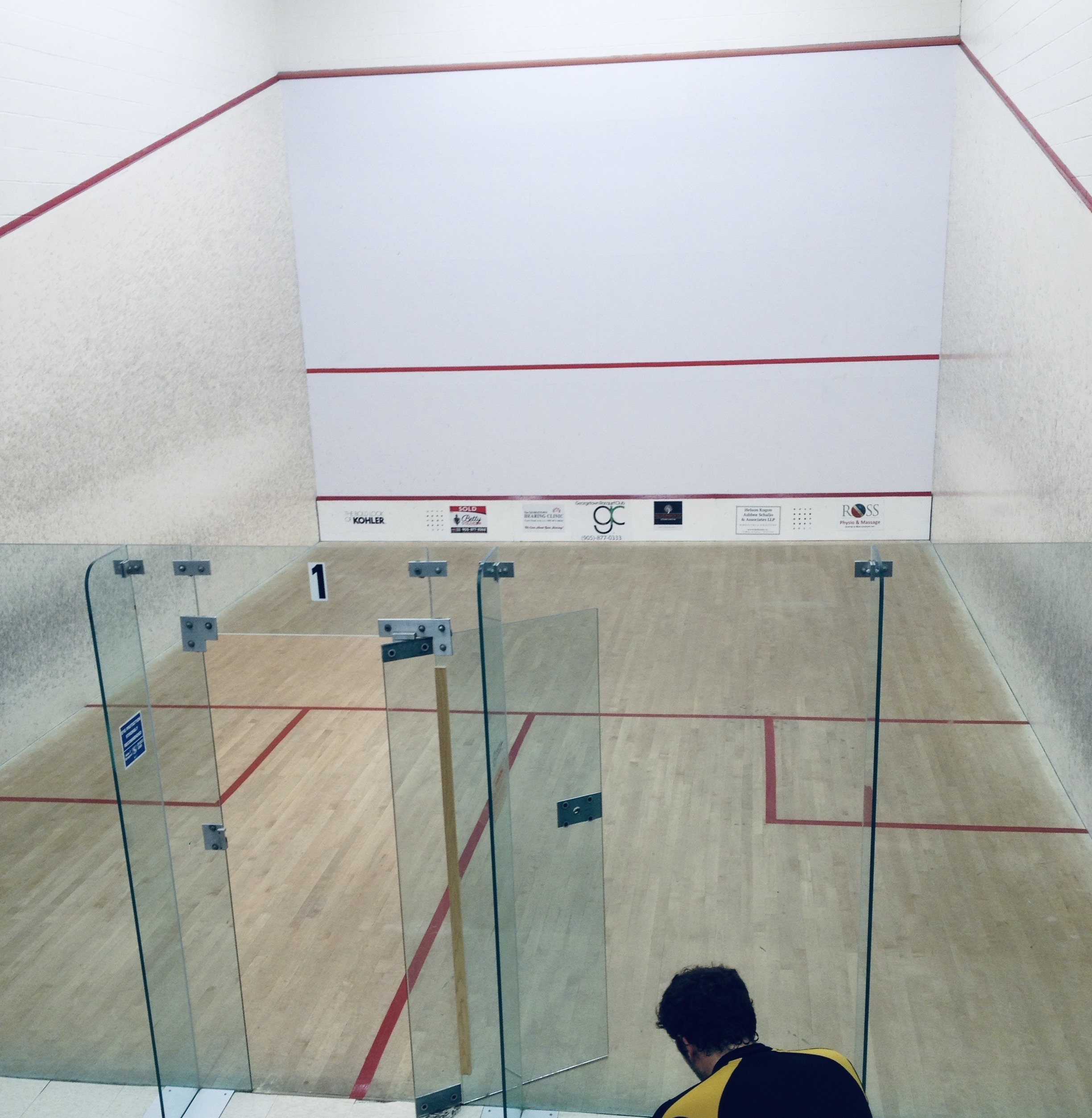 can you play squash by yourself?